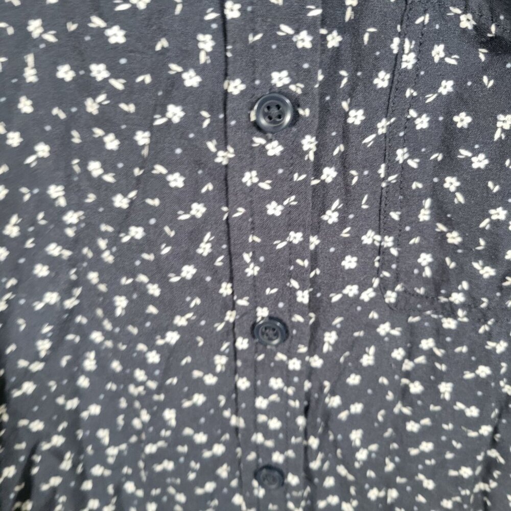 Beachlunchlounge Navy Floral Button-Up Long Sleeve Shirt Size M/M - Picture 8 of 8